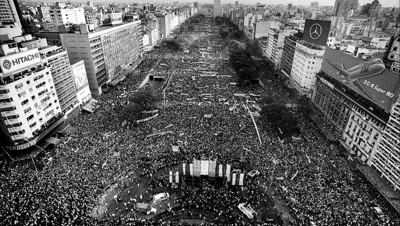 Lo que nos costó llegar a la democracia (Por Felipe Pigna)